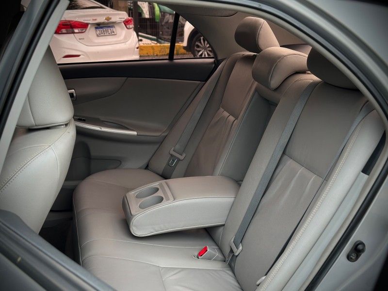 Toyota COROLLA XEi 2.0 2014 NEUMANN VEÍCULOS ARROIO DO MEIO / Carros no Vale