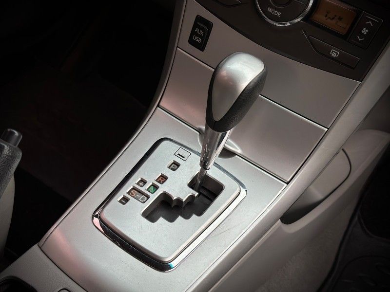 Toyota COROLLA XEi 2.0 2014 NEUMANN VEÍCULOS ARROIO DO MEIO / Carros no Vale