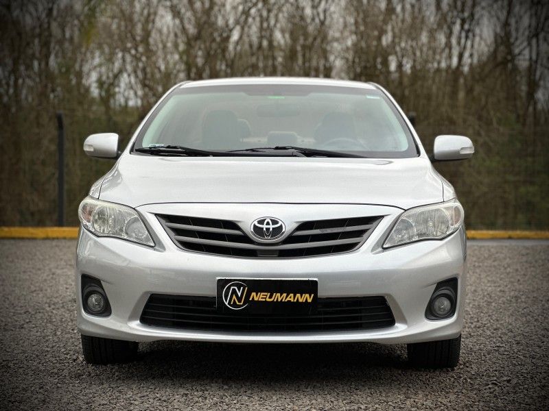 Toyota COROLLA XEi 2.0 2014 NEUMANN VEÍCULOS ARROIO DO MEIO / Carros no Vale