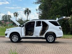 Toyota HILUX SW4 SR 2.7 2015 NEUMANN VEÍCULOS ARROIO DO MEIO / Carros no Vale