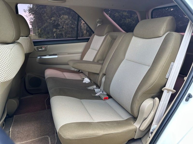 Toyota HILUX SW4 SR 2.7 2015 NEUMANN VEÍCULOS ARROIO DO MEIO / Carros no Vale Toyota HILUX SW4 SR 2.7 2015 NEUMANN VEÍCULOS ARROIO DO MEIO / Carros no Vale