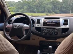Toyota HILUX SW4 SR 2.7 2015 NEUMANN VEÍCULOS ARROIO DO MEIO / Carros no Vale