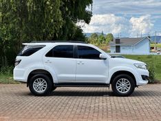 Toyota HILUX SW4 SR 2.7 2015 NEUMANN VEÍCULOS ARROIO DO MEIO / Carros no Vale