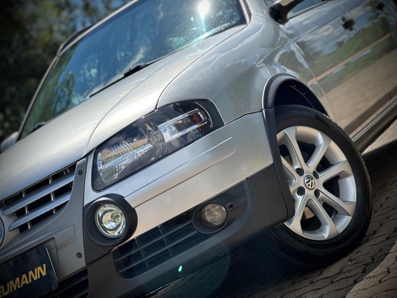 Volkswagen PARATI SURF 1.6 2013 NEUMANN VEÍCULOS ARROIO DO MEIO / Carros no Vale