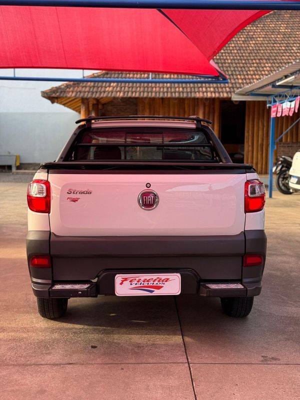 Fiat STRADA C.ESTENDIDA HARD WORKING 1.4 8V 2016 FERREIRA VEÍCULOS VENÂNCIO AIRES / Carros no Vale