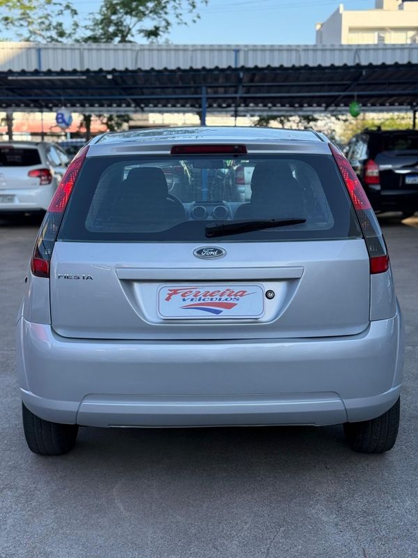Ford FIESTA 1.0 8V 2014 FERREIRA VEÍCULOS VENÂNCIO AIRES / Carros no Vale