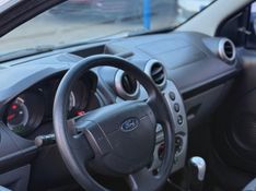Ford FIESTA 1.0 8V 2014 FERREIRA VEÍCULOS VENÂNCIO AIRES / Carros no Vale