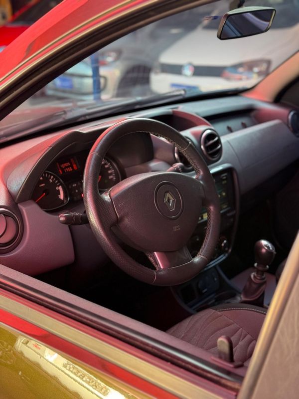 Renault DUSTER TECH ROAD 2.0 2014 FERREIRA VEÍCULOS VENÂNCIO AIRES / Carros no Vale