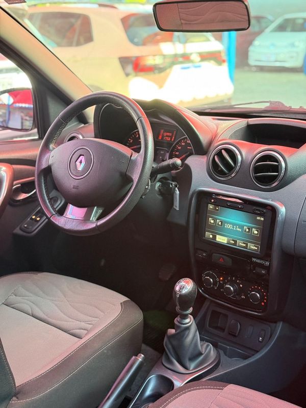 Renault DUSTER TECH ROAD 2.0 2014 FERREIRA VEÍCULOS VENÂNCIO AIRES / Carros no Vale