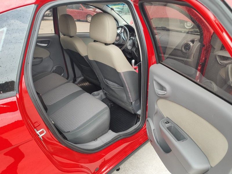 FIAT SIENA 1.6 MPI ESSENCE 16V AUTOMATIZADO 2015/2016 HUBNER MULTIMARCAS FARROUPILHA / Carros no Vale