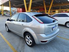 FORD FOCUS 2.0 GLX 16V 2011/2011 HUBNER MULTIMARCAS FARROUPILHA / Carros no Vale