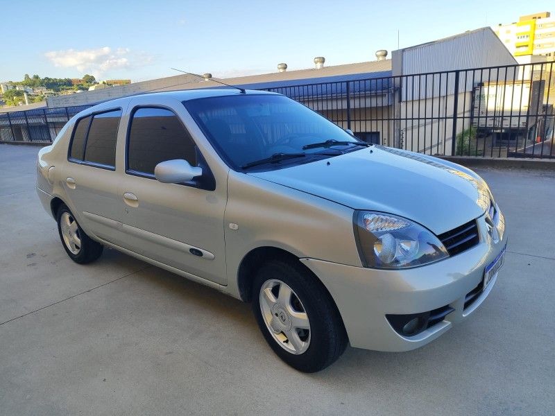 RENAULT CLIO 1.6 PRIVILÉGE SEDAN 16V 2008/2009 HUBNER MULTIMARCAS FARROUPILHA / Carros no Vale