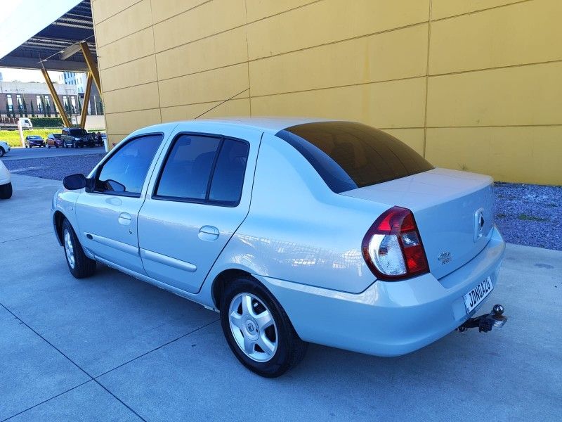 RENAULT CLIO 1.6 PRIVILÉGE SEDAN 16V 2008/2009 HUBNER MULTIMARCAS FARROUPILHA / Carros no Vale