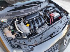 RENAULT MÉGANE 2.0 EXPRESSION SEDAN 16V 2010/2010 HUBNER MULTIMARCAS FARROUPILHA / Carros no Vale