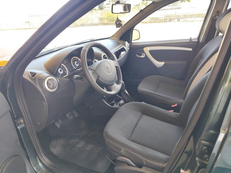 RENAULT SANDERO 1.6 STEPWAY 16V 2011/2011 HUBNER MULTIMARCAS FARROUPILHA / Carros no Vale