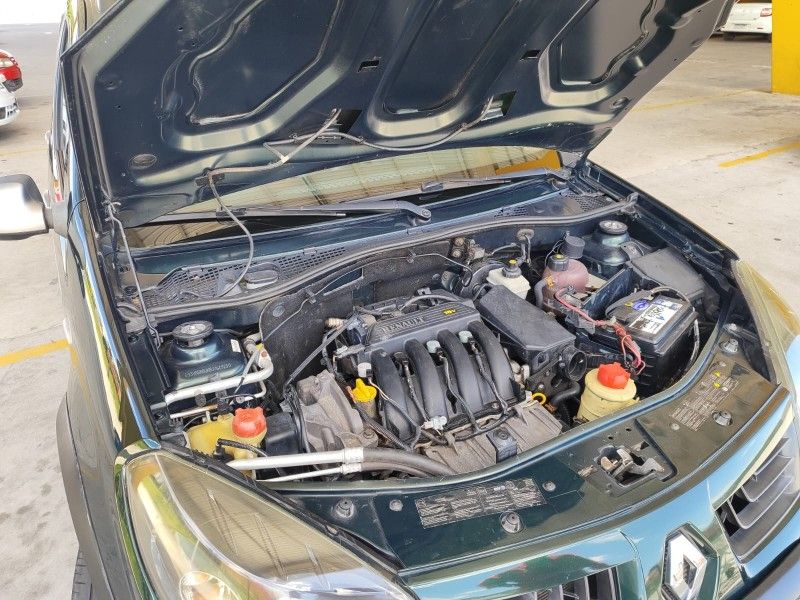 RENAULT SANDERO 1.6 STEPWAY 16V 2011/2011 HUBNER MULTIMARCAS FARROUPILHA / Carros no Vale