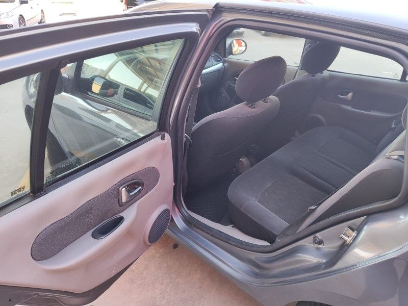 RENAULT SYMBOL 1.6 PRIVILÈGE 16V 2013/2013 HUBNER MULTIMARCAS FARROUPILHA / Carros no Vale