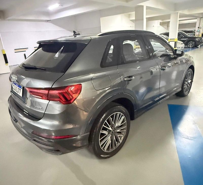 AUDI Q3 2.0 40 TFSI GASOLINA PERFORMANCE QUATTRO TIPTRONIC 2023/2023 FÁBIO BERNARDES PORTO ALEGRE / Carros no Vale