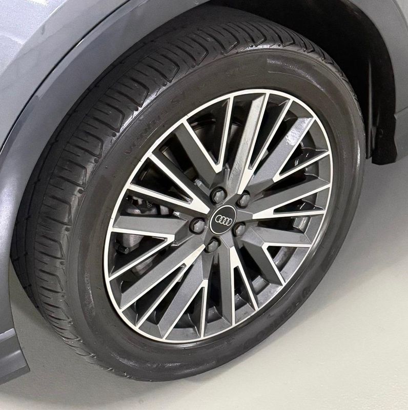 AUDI Q3 2.0 40 TFSI GASOLINA PERFORMANCE QUATTRO TIPTRONIC 2023/2023 FÁBIO BERNARDES PORTO ALEGRE / Carros no Vale