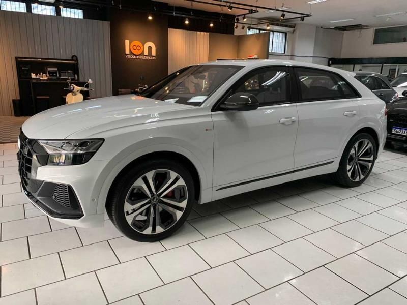 AUDI Q8 3.0 TFSI GASOLINA PERFORMANCE BLACK QUATTRO TIPTRONIC 2022/2022 FÁBIO BERNARDES PORTO ALEGRE / Carros no Vale