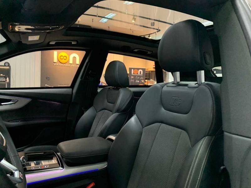 AUDI Q8 3.0 TFSI GASOLINA PERFORMANCE BLACK QUATTRO TIPTRONIC 2022/2022 FÁBIO BERNARDES PORTO ALEGRE / Carros no Vale