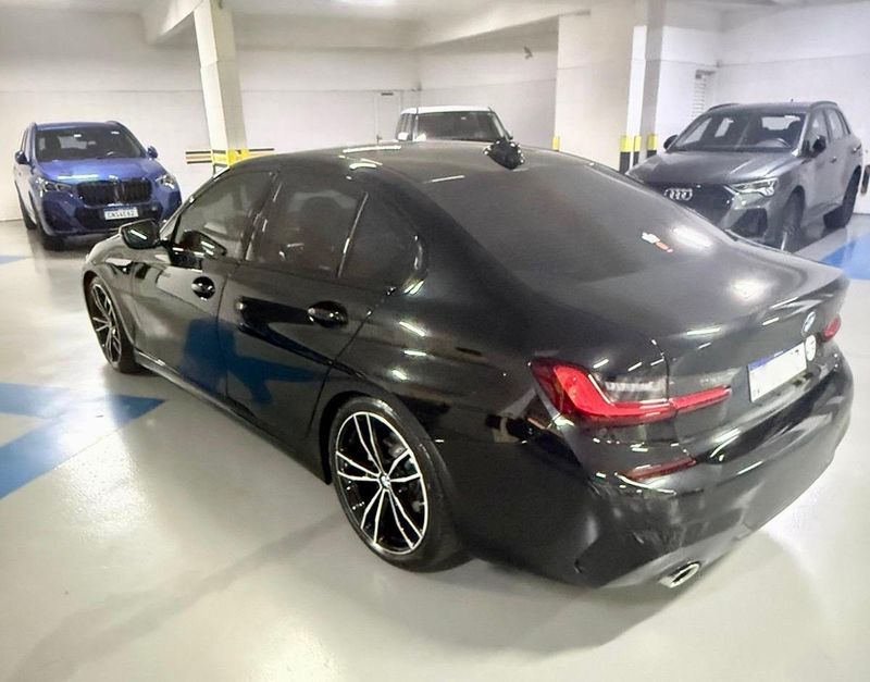 BMW 320I 2.0 16V TURBO FLEX M SPORT AUTOMÁTICO 2022/2022 FÁBIO BERNARDES PORTO ALEGRE / Carros no Vale
