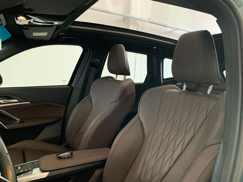 BMW IX1 ELÉTRICO XDRIVE30 M SPORT 2023/2024 FÁBIO BERNARDES PORTO ALEGRE / Carros no Vale