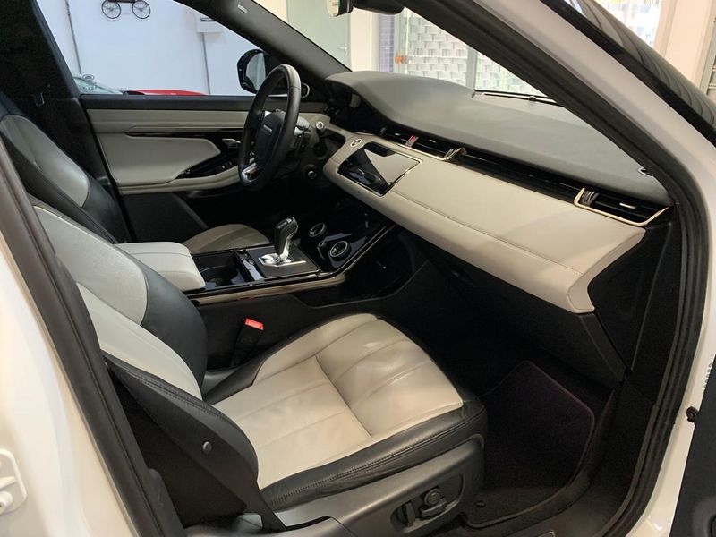 LAND ROVER RANGE ROVER EVOQUE 2.0 P250 FLEX R-DYNAMIC SE AWD AUTOMÁTICO 2020/2020 FÁBIO BERNARDES PORTO ALEGRE / Carros no Vale