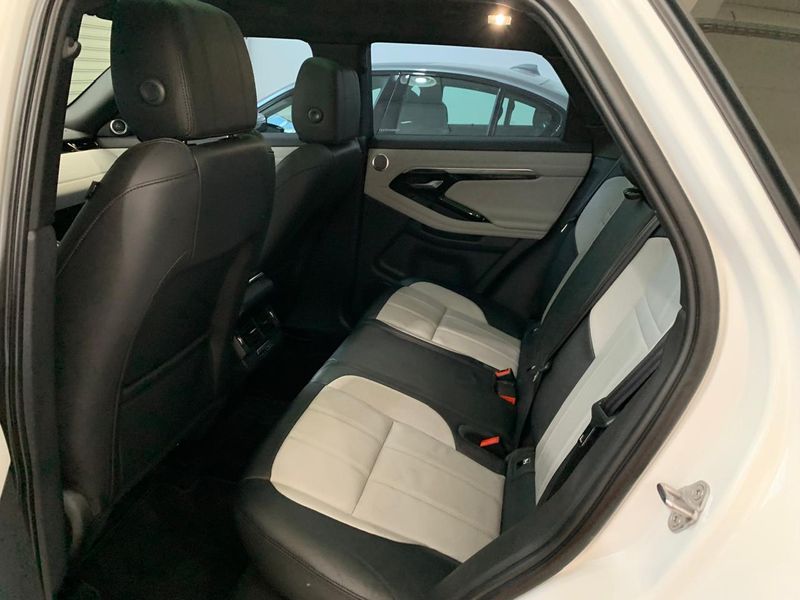 LAND ROVER RANGE ROVER EVOQUE 2.0 P250 FLEX R-DYNAMIC SE AWD AUTOMÁTICO 2020/2020 FÁBIO BERNARDES PORTO ALEGRE / Carros no Vale