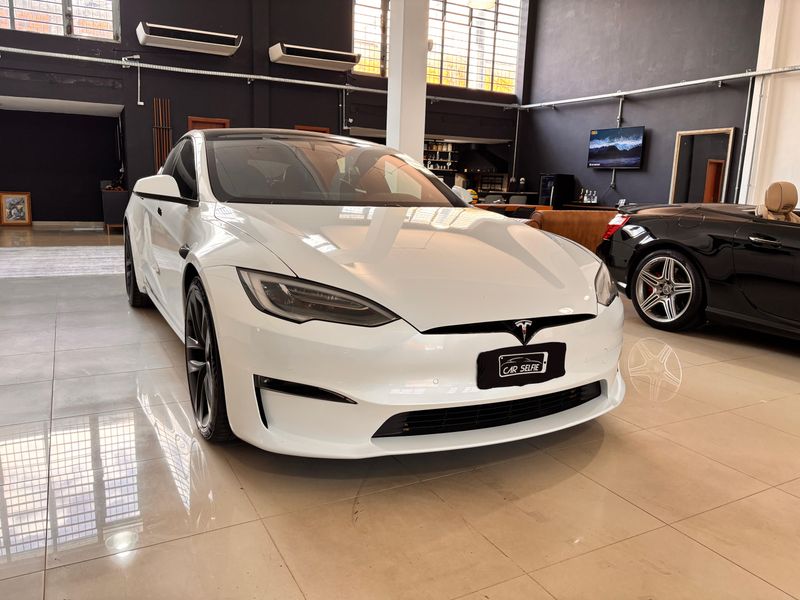 TESLA MODEL S ELÉTRICO LONG RANGE 2022/2022 FÁBIO BERNARDES PORTO ALEGRE / Carros no Vale