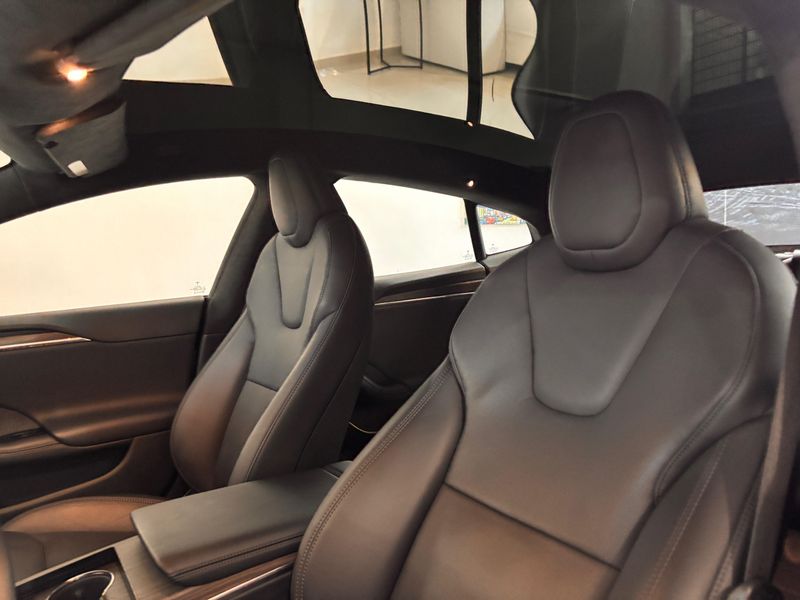 TESLA MODEL S ELÉTRICO LONG RANGE 2022/2022 FÁBIO BERNARDES PORTO ALEGRE / Carros no Vale