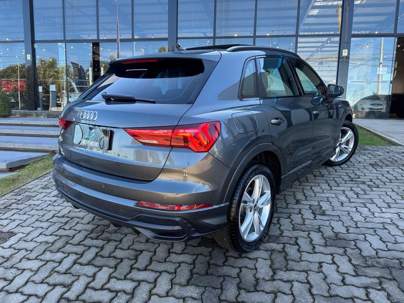 Audi Q3 Black S Line 1.4 TFSI S-tronic 2021/2021 CONCEPT MOTORS PASSO FUNDO / Carros no Vale