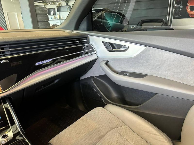 Audi Q8 Perf.Black 3.0 TFSI Quat S-tr. 2023/2023 CONCEPT MOTORS PASSO FUNDO / Carros no Vale Audi Q8 Perf.Black 3.0 TFSI Quat S-tr. 2023/2023 CONCEPT MOTORS PASSO FUNDO / Carros no Vale