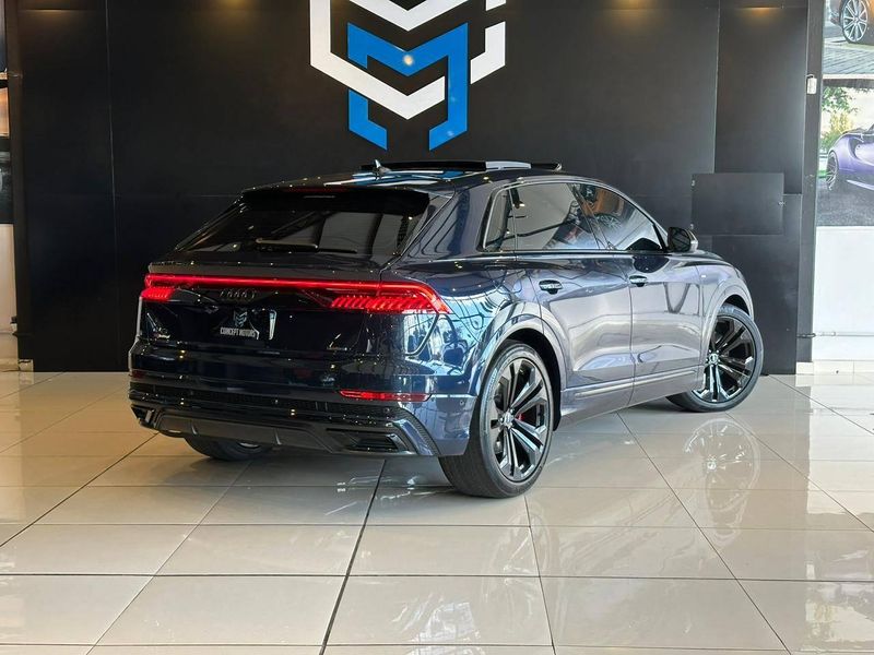 Audi Q8 Perf.Black 3.0 TFSI Quat S-tr. 2023/2023 CONCEPT MOTORS PASSO FUNDO / Carros no Vale Audi Q8 Perf.Black 3.0 TFSI Quat S-tr. 2023/2023 CONCEPT MOTORS PASSO FUNDO / Carros no Vale