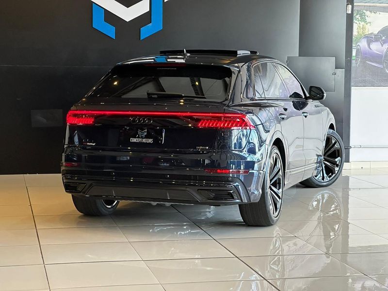 Audi Q8 Perf.Black 3.0 TFSI Quat S-tr. 2023/2023 CONCEPT MOTORS PASSO FUNDO / Carros no Vale Audi Q8 Perf.Black 3.0 TFSI Quat S-tr. 2023/2023 CONCEPT MOTORS PASSO FUNDO / Carros no Vale