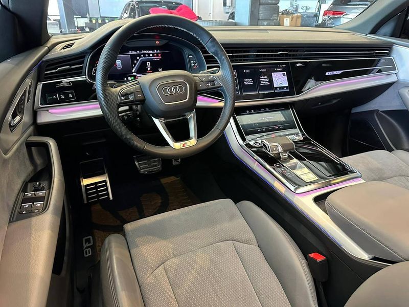 Audi Q8 Perf.Black 3.0 TFSI Quat S-tr. 2023/2023 CONCEPT MOTORS PASSO FUNDO / Carros no Vale Audi Q8 Perf.Black 3.0 TFSI Quat S-tr. 2023/2023 CONCEPT MOTORS PASSO FUNDO / Carros no Vale
