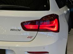 BMW 120i Sport 2.0/ActiveFlex 16V Aut. 2018/2019 CONCEPT MOTORS PASSO FUNDO / Carros no Vale