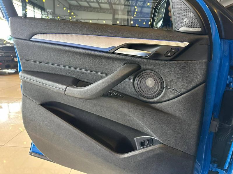 BMW X2 M35i 2.0 Turbo 306cv Aut. 2020/2020 CONCEPT MOTORS PASSO FUNDO / Carros no Vale