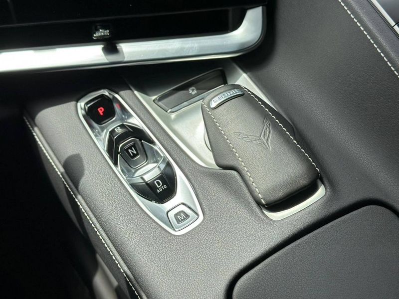 Chevrolet Corvette STINGRAY 6.2 V8 LT1 CONVERSIVEL AUTOMÃTICO 2024/2024 CONCEPT MOTORS PASSO FUNDO / Carros no Vale