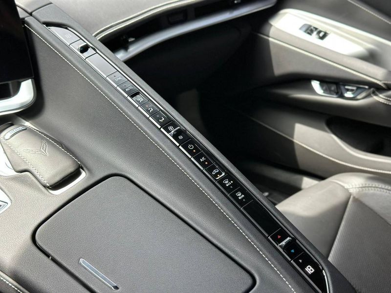 Chevrolet Corvette STINGRAY 6.2 V8 LT1 CONVERSIVEL AUTOMÃTICO 2024/2024 CONCEPT MOTORS PASSO FUNDO / Carros no Vale