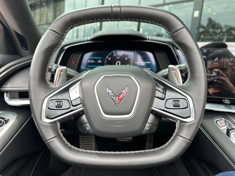 Chevrolet Corvette STINGRAY 6.2 V8 LT1 CONVERSIVEL AUTOMÃTICO 2024/2024 CONCEPT MOTORS PASSO FUNDO / Carros no Vale