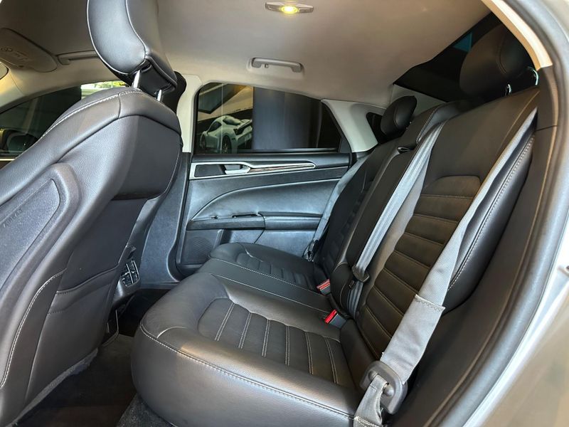 Ford Fusion 2.5L I-VCT Flex Aut. 2015/2016 CONCEPT MOTORS PASSO FUNDO / Carros no Vale Ford Fusion 2.5L I-VCT Flex Aut. 2015/2016 CONCEPT MOTORS PASSO FUNDO / Carros no Vale