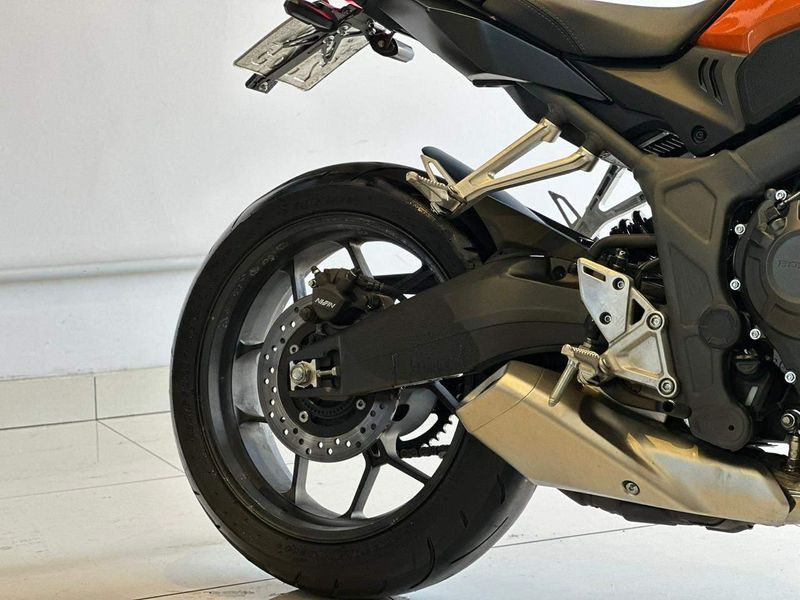 Honda Motos CB 650R 650 R 2024/2024 CONCEPT MOTORS PASSO FUNDO / Carros no Vale