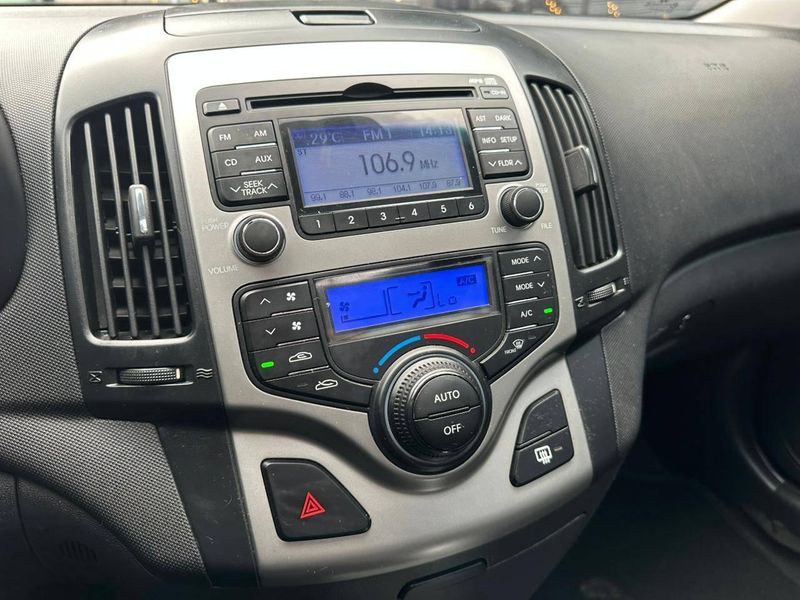 Hyundai I30 2.0 16V 145cv 5p Aut. 2010/2011 CONCEPT MOTORS PASSO FUNDO / Carros no Vale