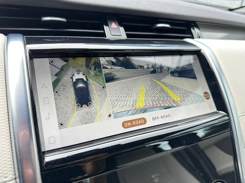 Land Rover Discovery Sport SE R-Dyn 2.0 Si4 Flex 2022/2023 CONCEPT MOTORS PASSO FUNDO / Carros no Vale Land Rover Discovery Sport SE R-Dyn 2.0 Si4 Flex 2022/2023 CONCEPT MOTORS PASSO FUNDO / Carros no Vale