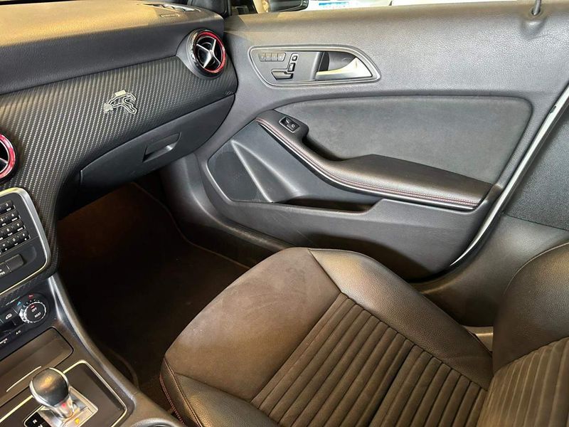 Mercedes-Benz Classe A 45 AMG 4MATIC 2.0 Turbo Aut. 2015/2015 CONCEPT MOTORS PASSO FUNDO / Carros no Vale