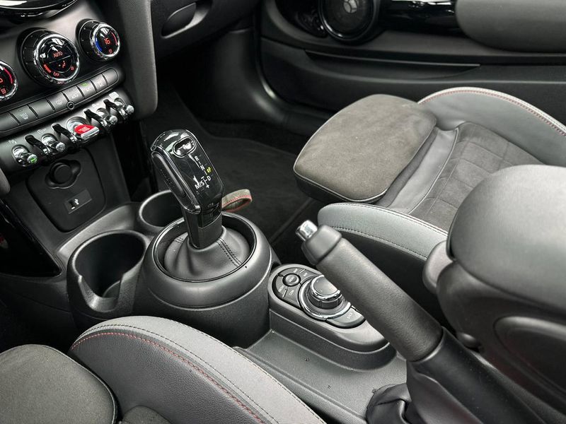 Mini John Cooper Works COOPER John Works 2.0 Turbo 3p Aut. 2023/2024 CONCEPT MOTORS PASSO FUNDO / Carros no Vale Mini John Cooper Works COOPER John Works 2.0 Turbo 3p Aut. 2023/2024 CONCEPT MOTORS PASSO FUNDO / Carros no Vale