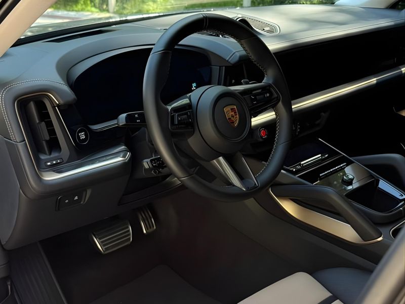 Porsche Cayenne Turbo GT 4.0 V8 2023/2024 CONCEPT MOTORS PASSO FUNDO / Carros no Vale