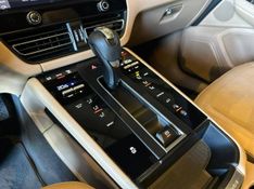 Porsche Macan 2.0 Turbo 2021/2022 CONCEPT MOTORS PASSO FUNDO / Carros no Vale