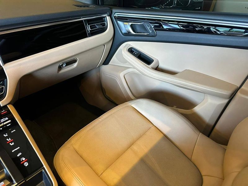 Porsche Macan 2.0 Turbo 2021/2022 CONCEPT MOTORS PASSO FUNDO / Carros no Vale